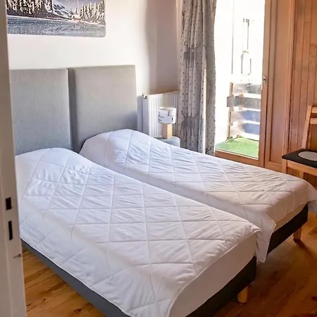Duplex 8-10 P Avec Parking *